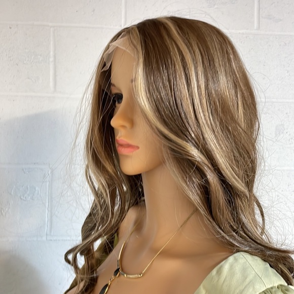 NWT 30” stunning caramel bronde highlighted long loose waves Barbie Insta wig - Picture 13 of 16